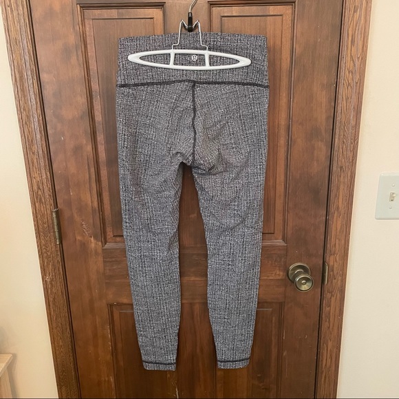 OPEN TO OFFERS Lululemon Wonder Under High Waisted Leggings - Picture 2 of 3